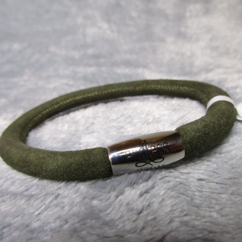Endless Singles Moss Green Leather Bracelet By JLO 8 inch NEW A15